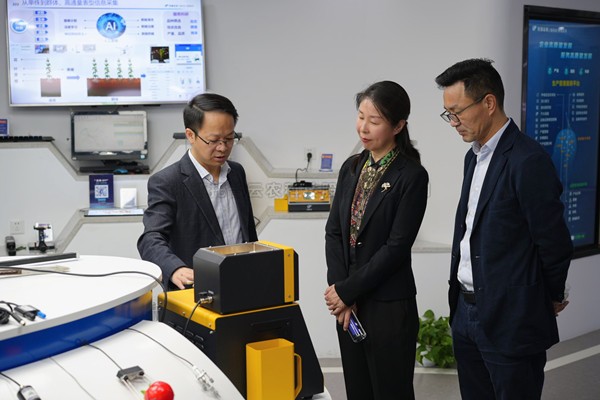 全国农业技术推广服务中心党委书记、副主任张晔一行光临麻将胡了调查调研