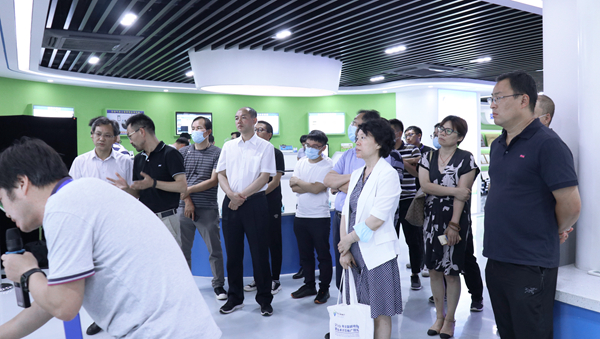 与会辅导专家一行光临麻将胡了参观调研