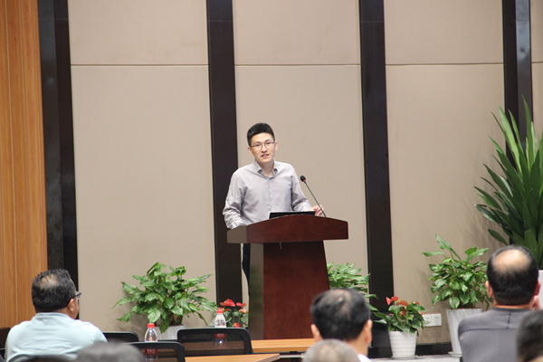 麻将胡了副总经理陈曦向培训班作公司介绍