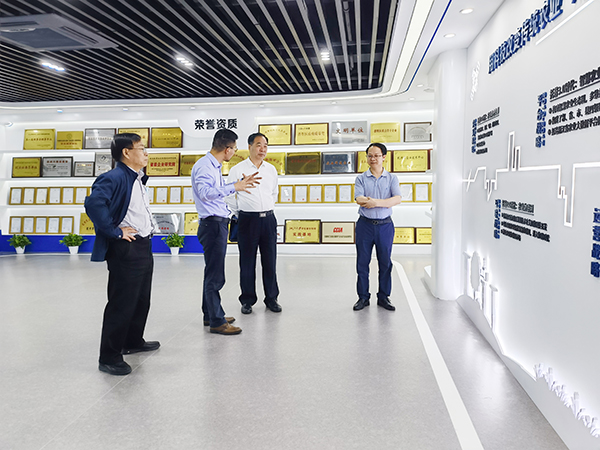 中国农业技术推广协会会长陈生斗、秘书长张互助光临麻将胡了调查参观